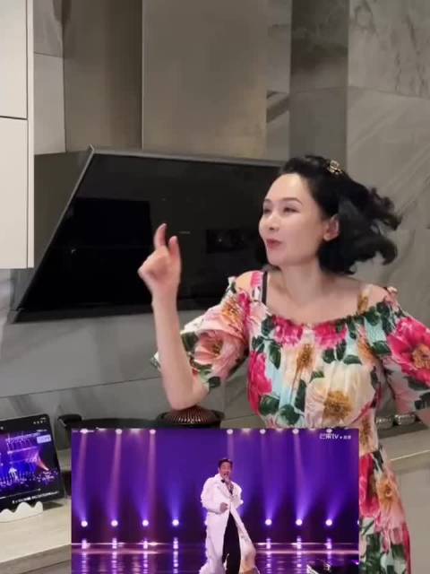 #程莉莎力挺郭晓东# 程莉莎真的就是力挺郭晓东，真的太幸福了吧，他们两个真的太甜了[打call][打