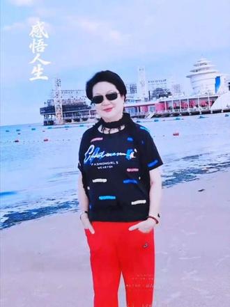 《向天再借五百年》是一种精神的象征，也是一种情感的寄托。它以豪迈的歌词，恢弘激昂的旋律，唤起人们对山