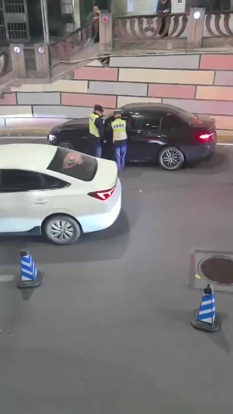 查酒驾这样真的能跑掉吗？[哆啦A梦害怕][哆啦A梦害怕][哆啦A梦害怕]