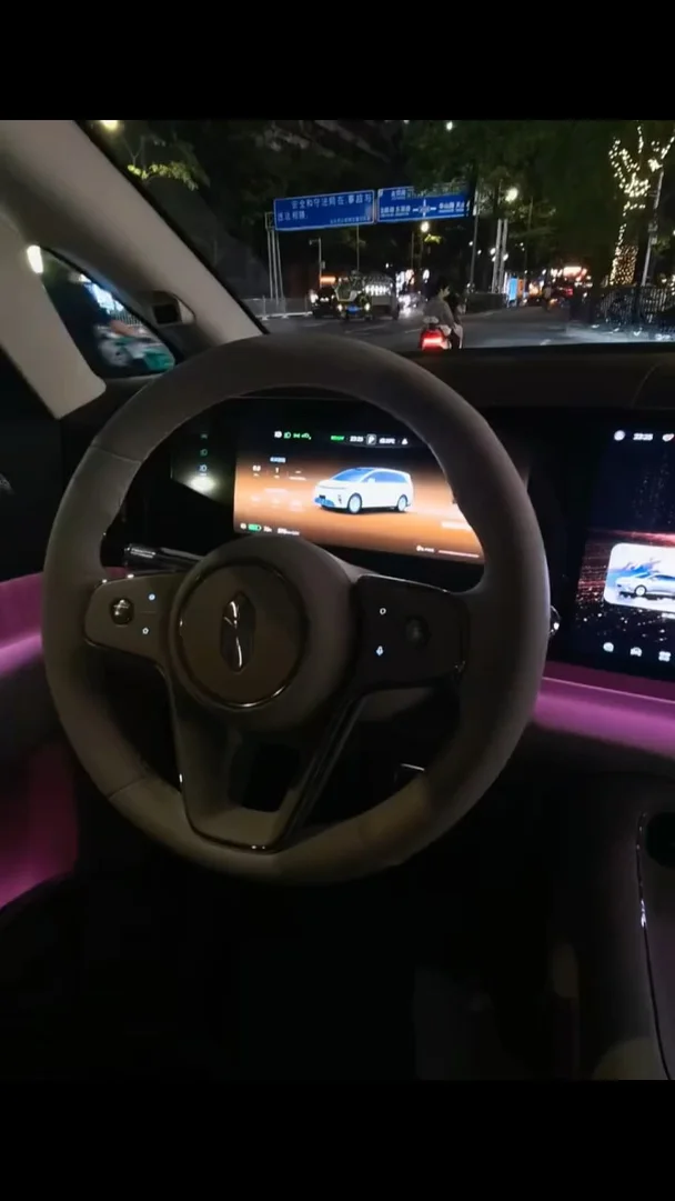 内饰氛围灯太好看了#享界V8