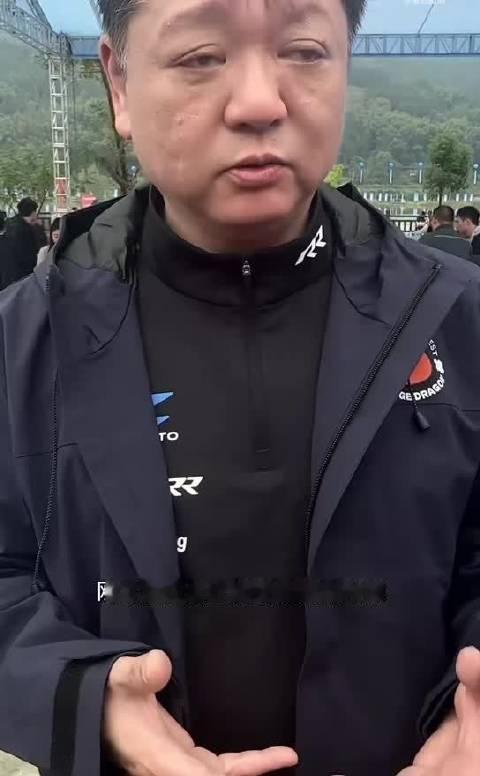 面对全网关注，麻阳县委书记坦言后续更要努力接住流量！他打比方说，要把张雪的车子载满麻阳的农特产品出山