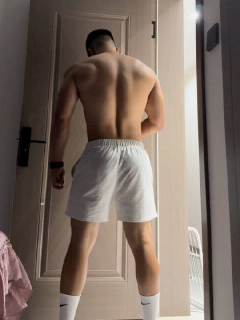 更新#薄肌男孩##运动打卡##帅给力[超话]#  ​​​