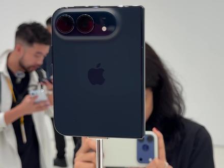 iPhone Duo两个颜色，你更喜欢哪个？